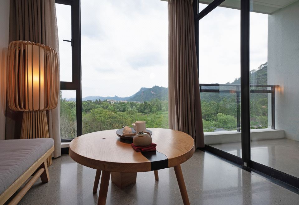 Jiulongwan ResortPremier Deluxe Suite - Mountain-View