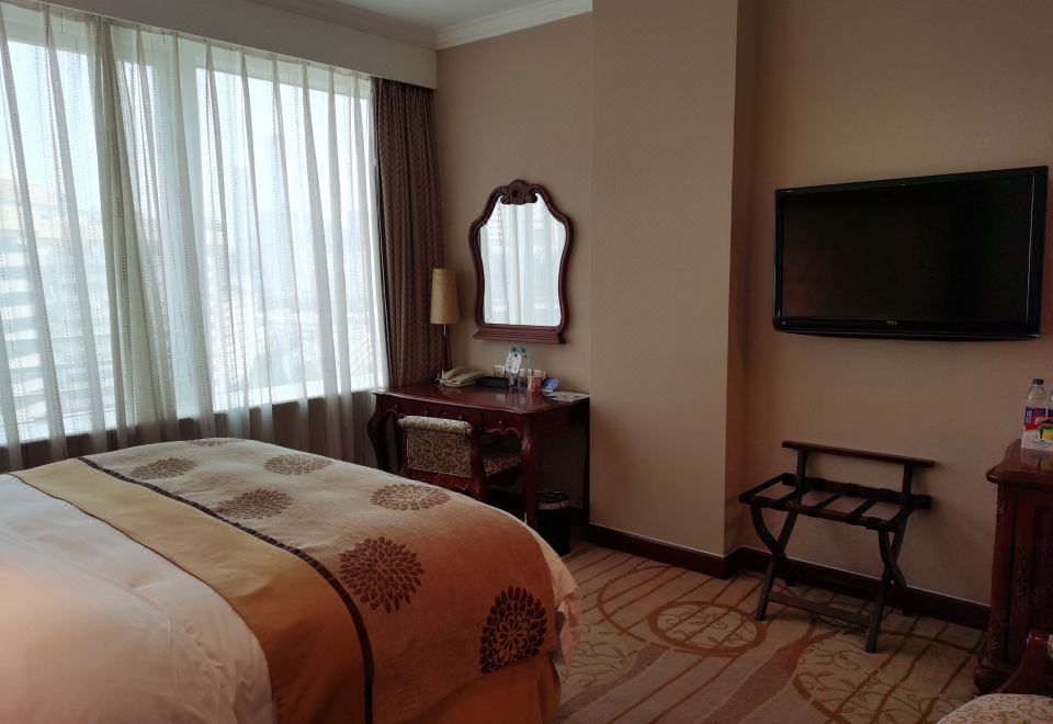 Howard Johnson Paragon Hotel BeijingExecutive Floor Queen Room