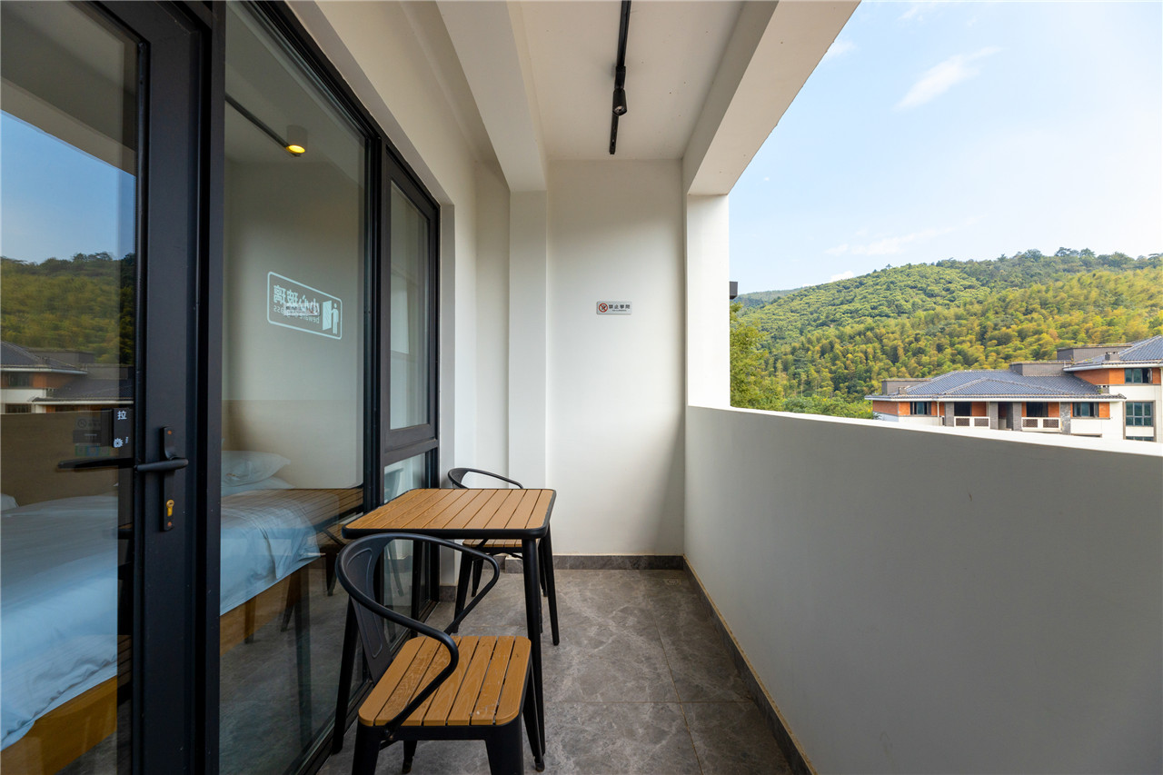 山景阳台双床房