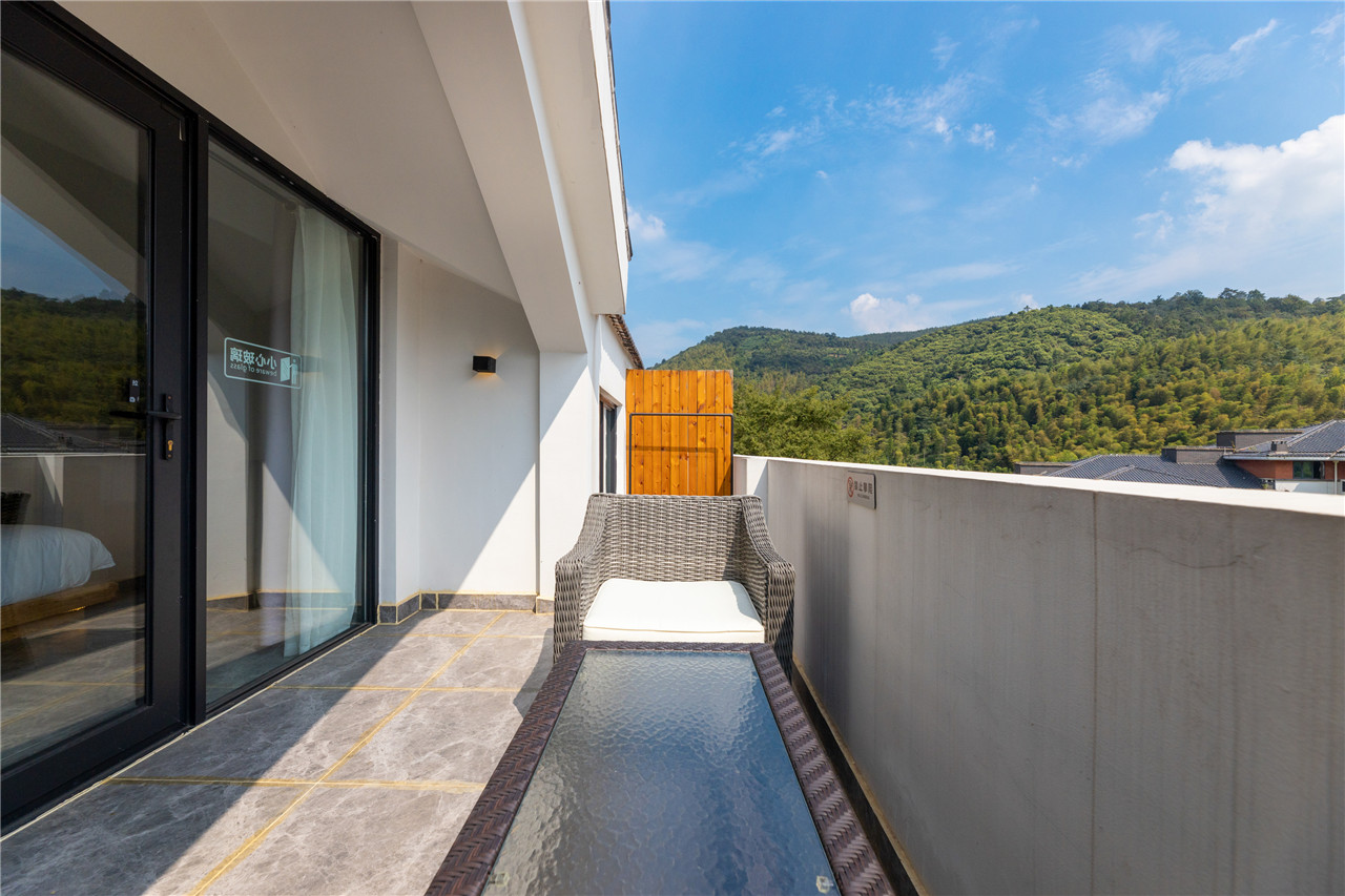 豪华阳台榻榻米双床房