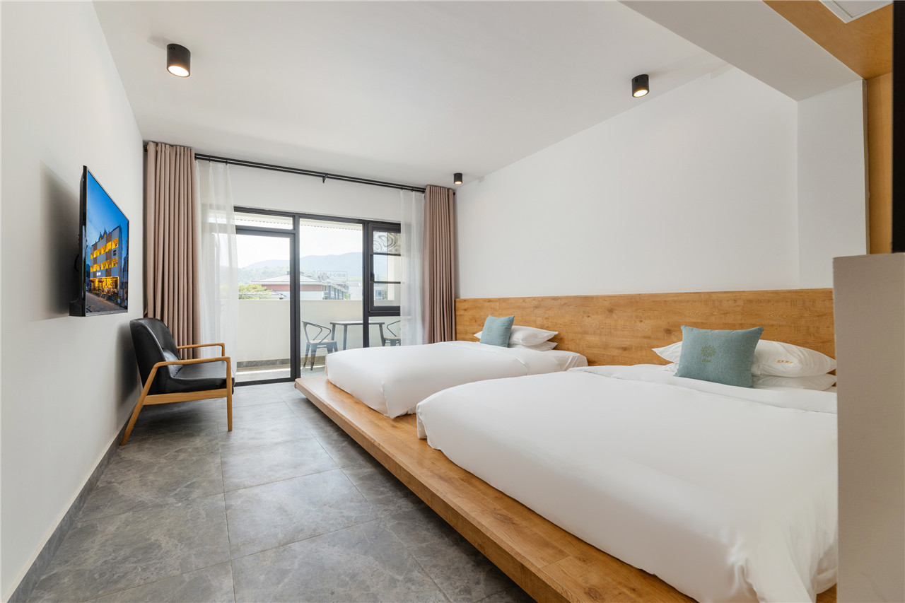 山景阳台榻榻米双床房