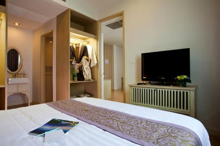 ห้องจูเนียร์สวีทที่ปีกสระว่ายน้ำ