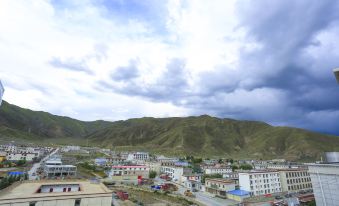 Longgang Hotel (Lhasa Gonggar Airport)