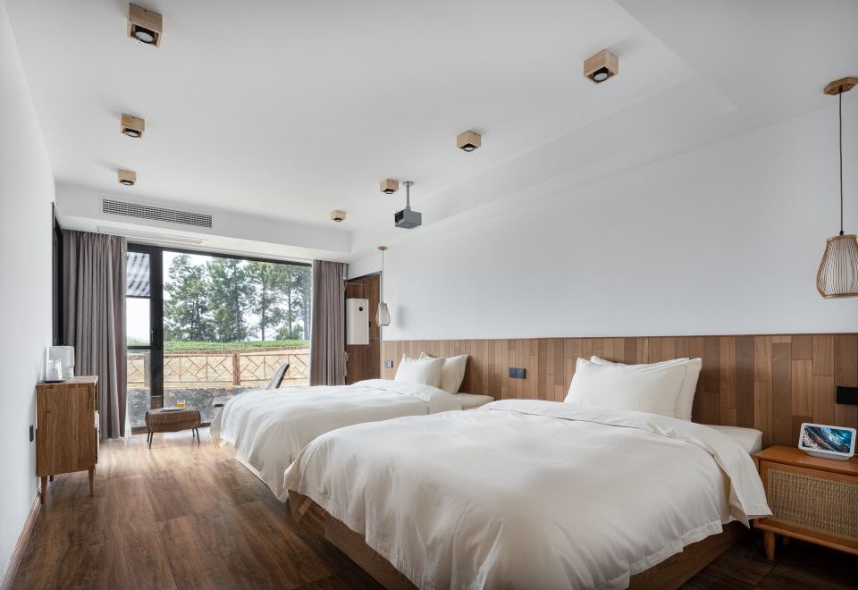 暖阳·山景露台双床房