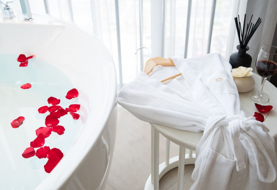 Fashionable Room - Double Occupancy (Roundbed)