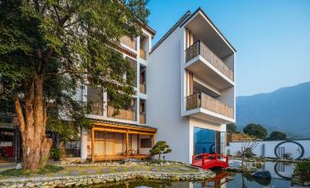 Floral luxury Yichun Jiuyu Xinzhi Light Luxury Homestay (Mingyueshan Hot Spring Resort Branch)