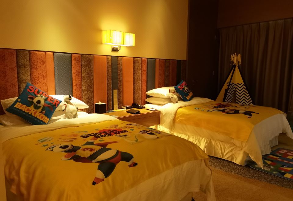 贝肯熊亲子主题双床房