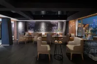 Zaixu·Manju Hotel (Guiyang White House Art Centre, Songhua Road Metro Station)