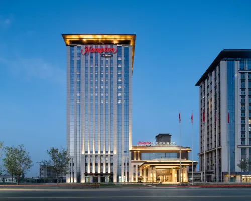 Hampton by Hilton Aksu Hotele w: Aksu