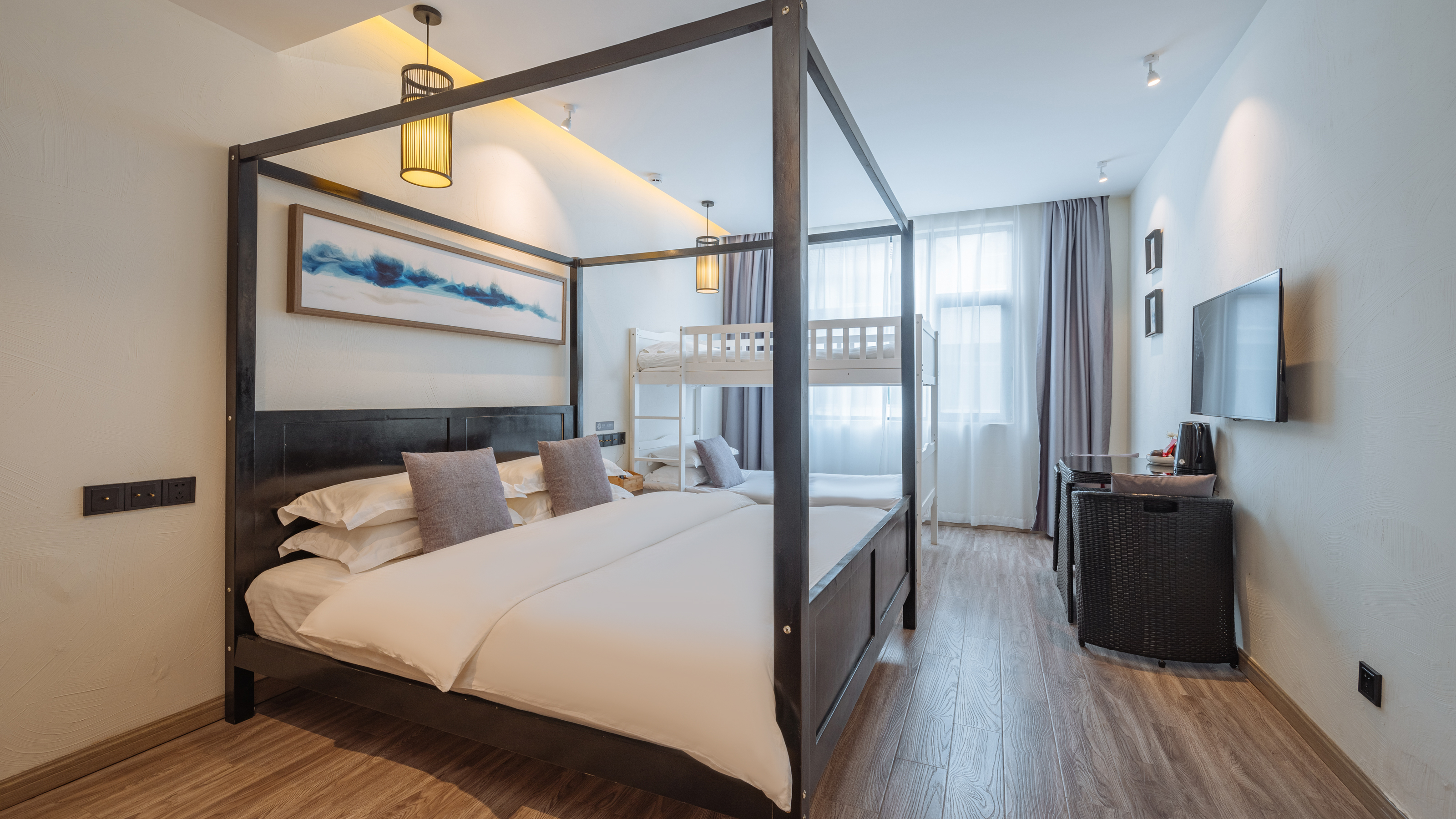 纱幔-浴缸家庭房