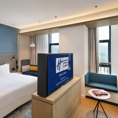 標準套房（開放式休閒客廳+冷藏冰箱） 深圳北站智選假日飯店優惠