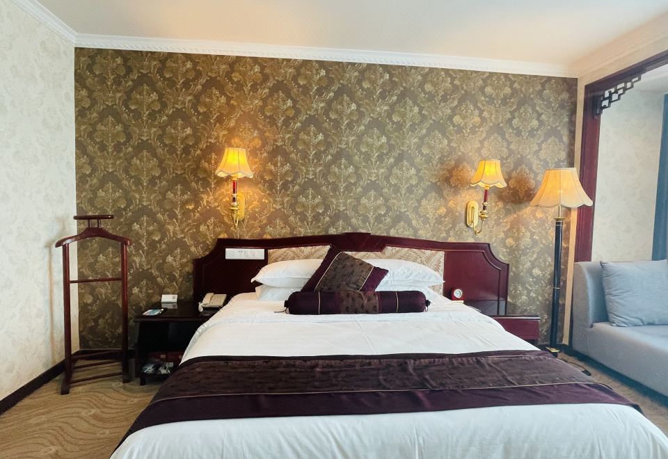 Xiamen Huaqiao HotelDeluxe Double Room