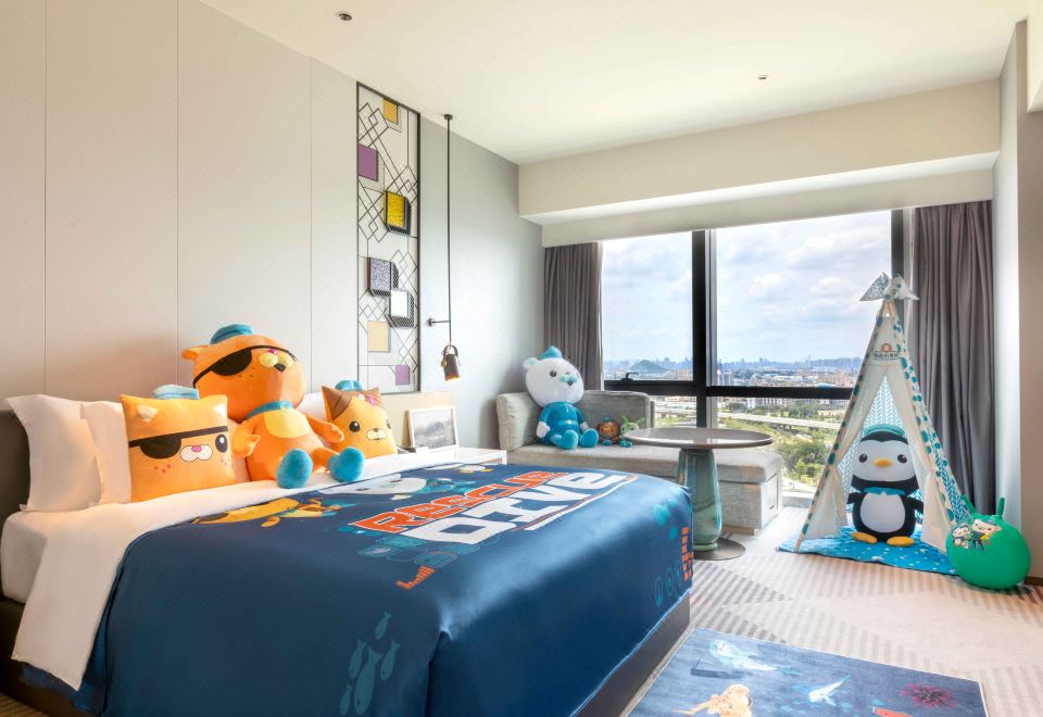 Crowne Plaza Foshan Nanhai1 King Standard Kid-friendly Room