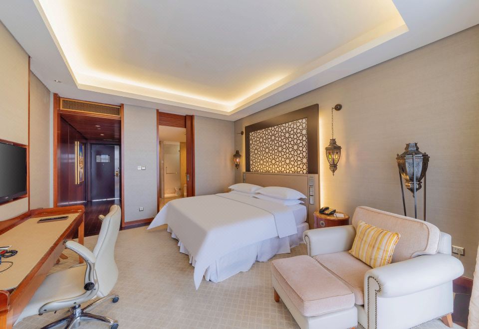 Sheraton Qingyuan Lion Lake ResortDeluxe Lake-view Queen Room