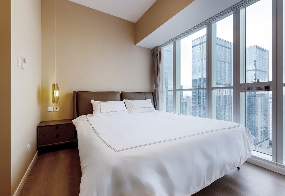 投影两室两厅双衞套房（厨房冰箱+烘乾洗衣机+投影设备）