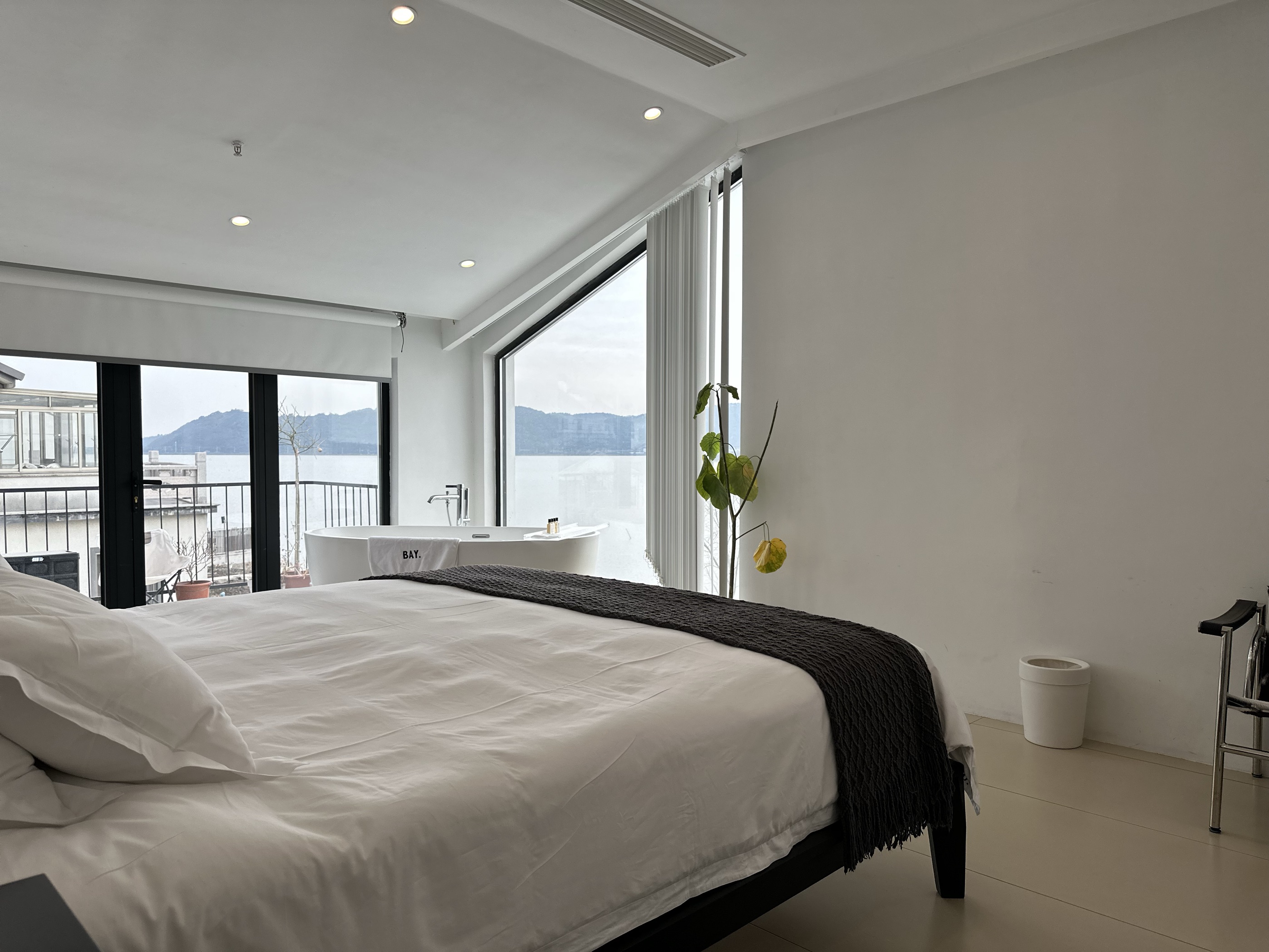 豪華湖景大床房【地暖】