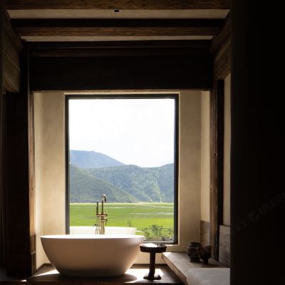 南畝·全景雪山草原大床房（全屋水地暖｜製氧機｜加濕器｜戴森吹風機｜歐舒丹洗護） 香格里拉錦瑟·在野院·畔海牧場優惠
