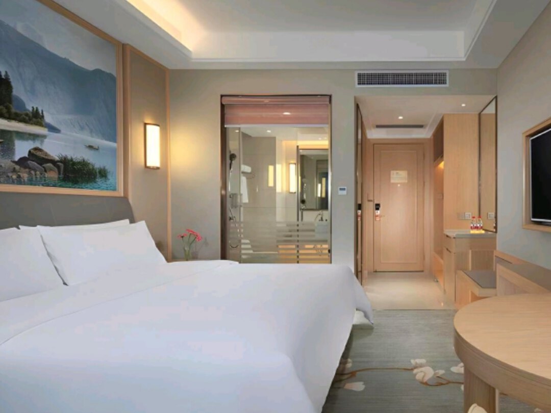 高级大床（助眠床品+冷暖空调）