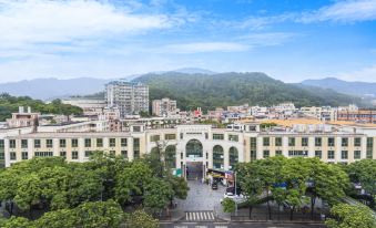 Borrman Hotel (Guangzhou East Railway Station Meihuayuan Subway Station)