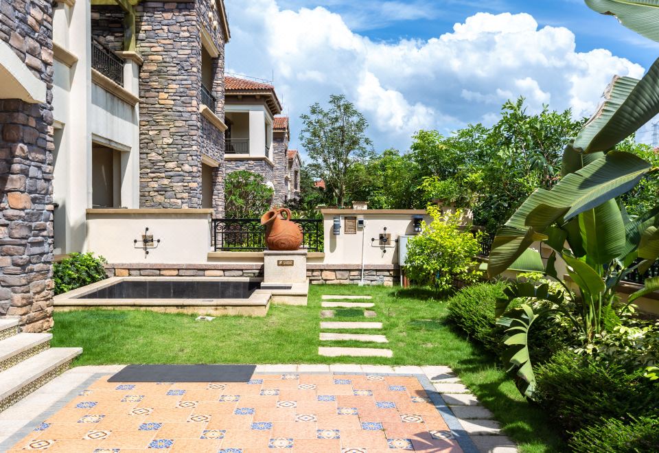 Yuetianxia Hot Spring HotelGarden Hot Spring Four Bedroom Villa