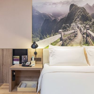 雅緻大床房（裸棉床品+普蘭特床墊） 南寧南湖地鐵站亞朵酒店優惠