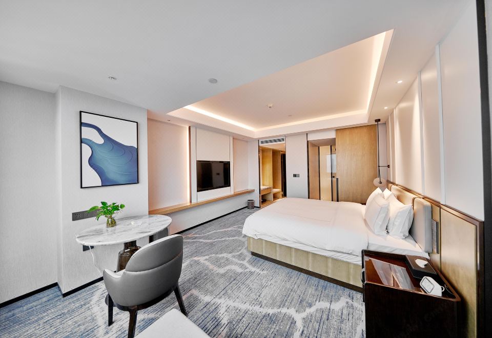 森林氧吧湖景大床房