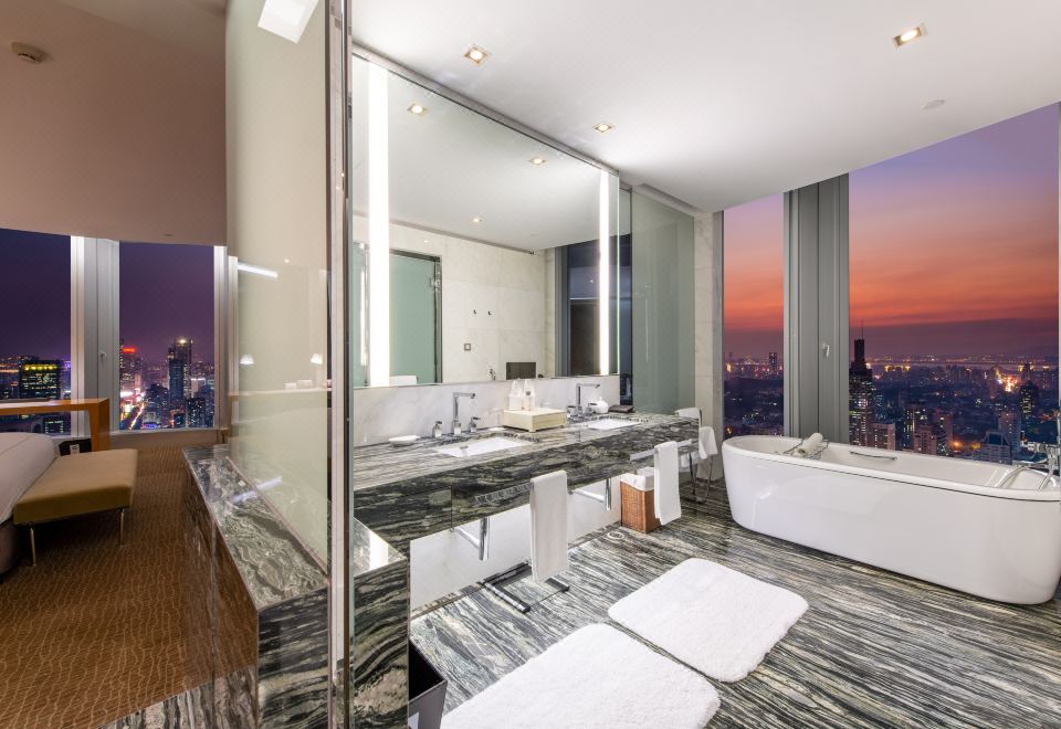 InterContinental Nanjing1 King Junior Ste City Vw Lounge Access