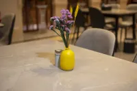 Vienna Hotel (Luoshan)