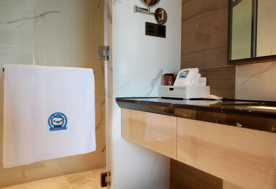 Crowne Plaza Foshan Nanhai1 King Standard Kid-friendly Room