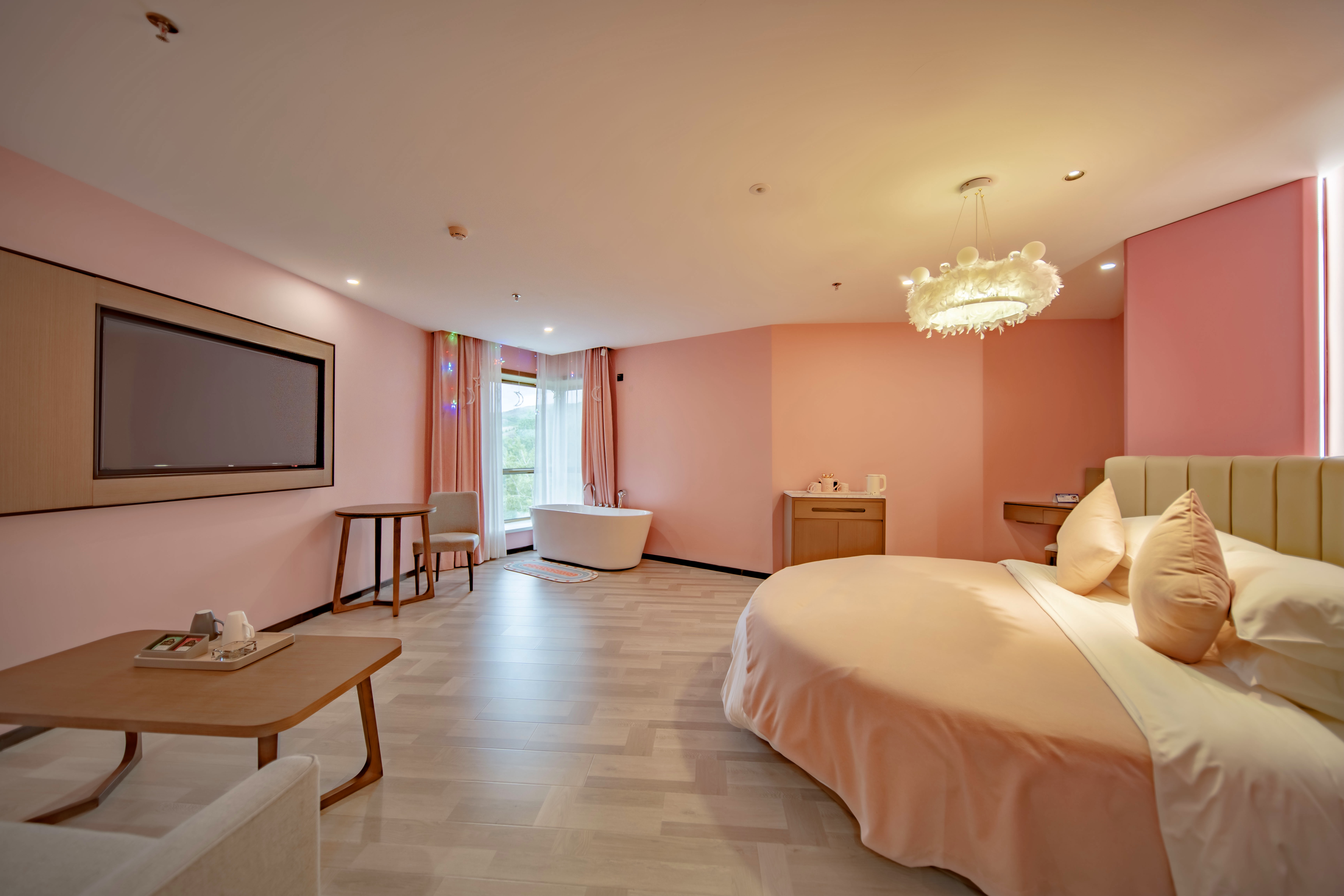 浪漫圆床房（智能语音）