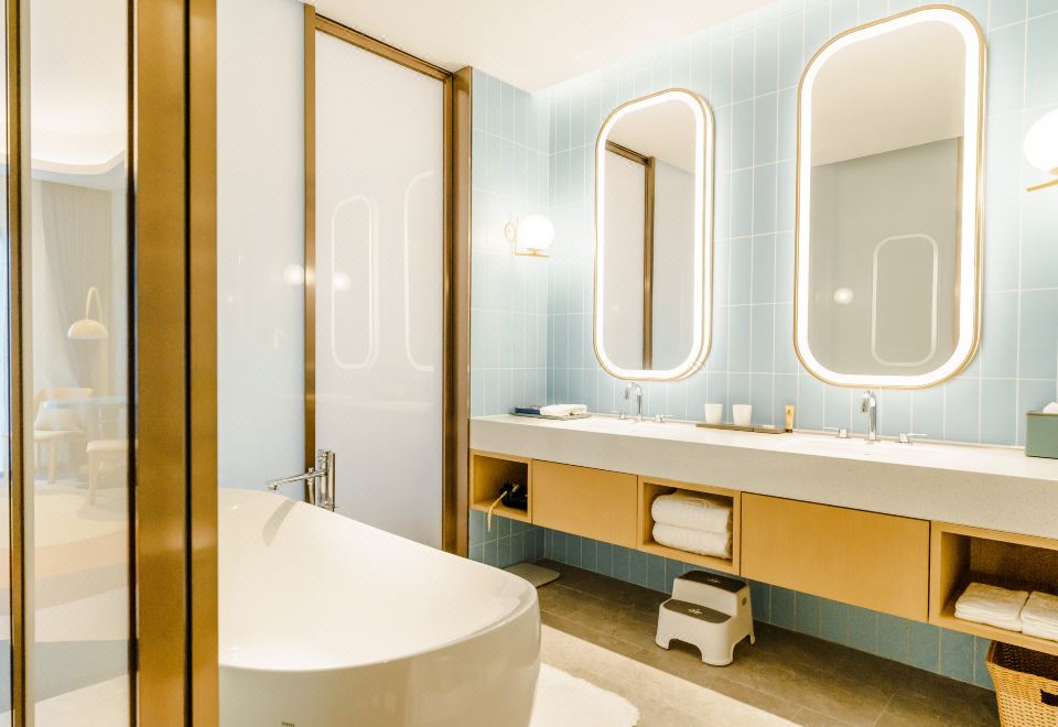 Fantawild holiday hotel XiamenSuperior Room - Courtyard-View (Double Bed)