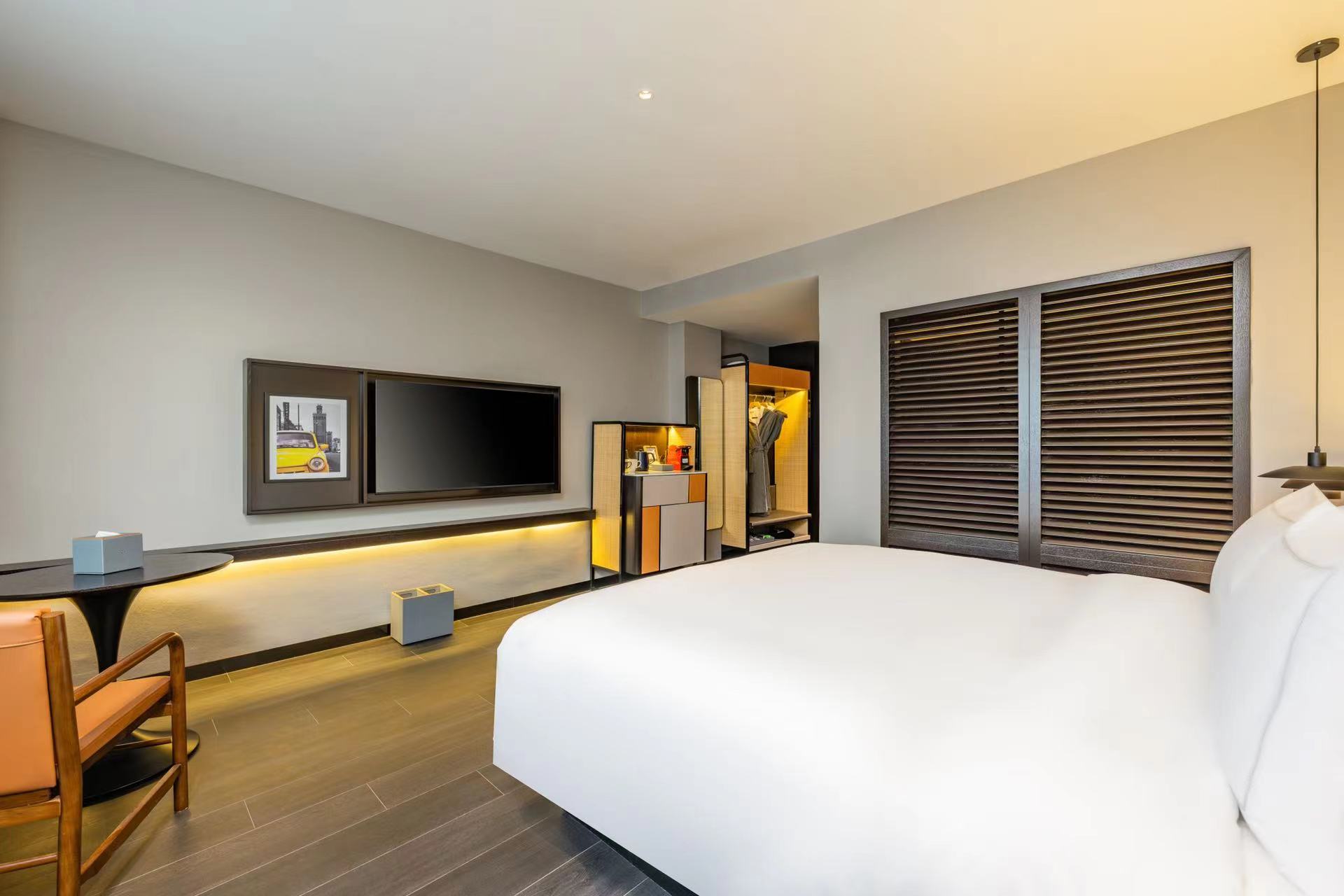 豪华大床房（智能投屏+私享Coffee机+冰箱+网红浴袍）