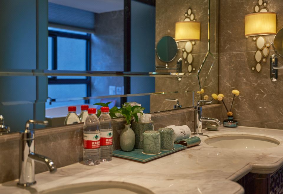 Hangzhou The New HotelHe Zhuang Lakeside Twin Room