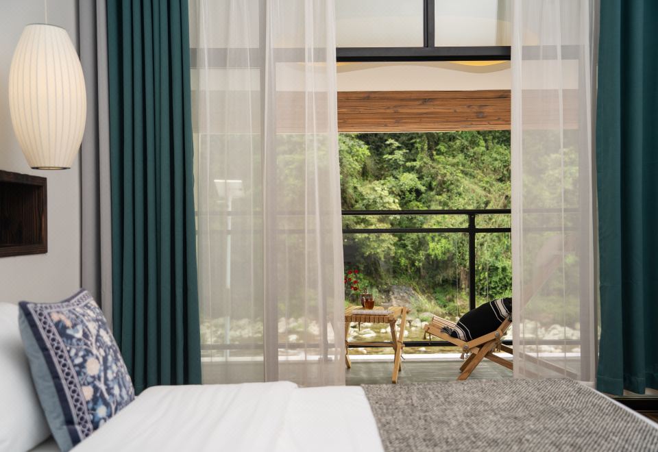 秋商·观溪阳台大床房