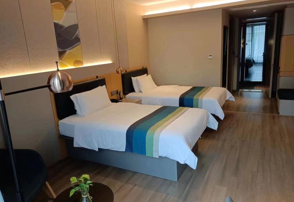 Homeinn Selected Hotel (Yibin Changning High-Speed Railway Station)Superior 2-bed Room