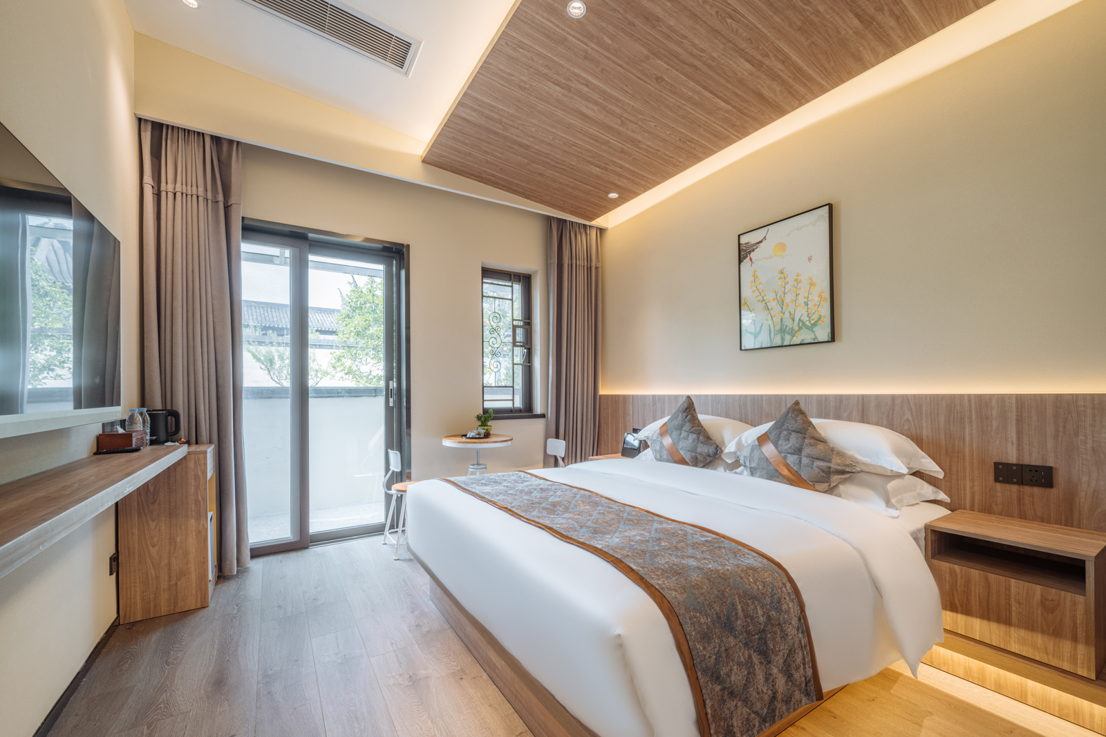 沉香大床房（中央空调+智能客控+独立小平台）