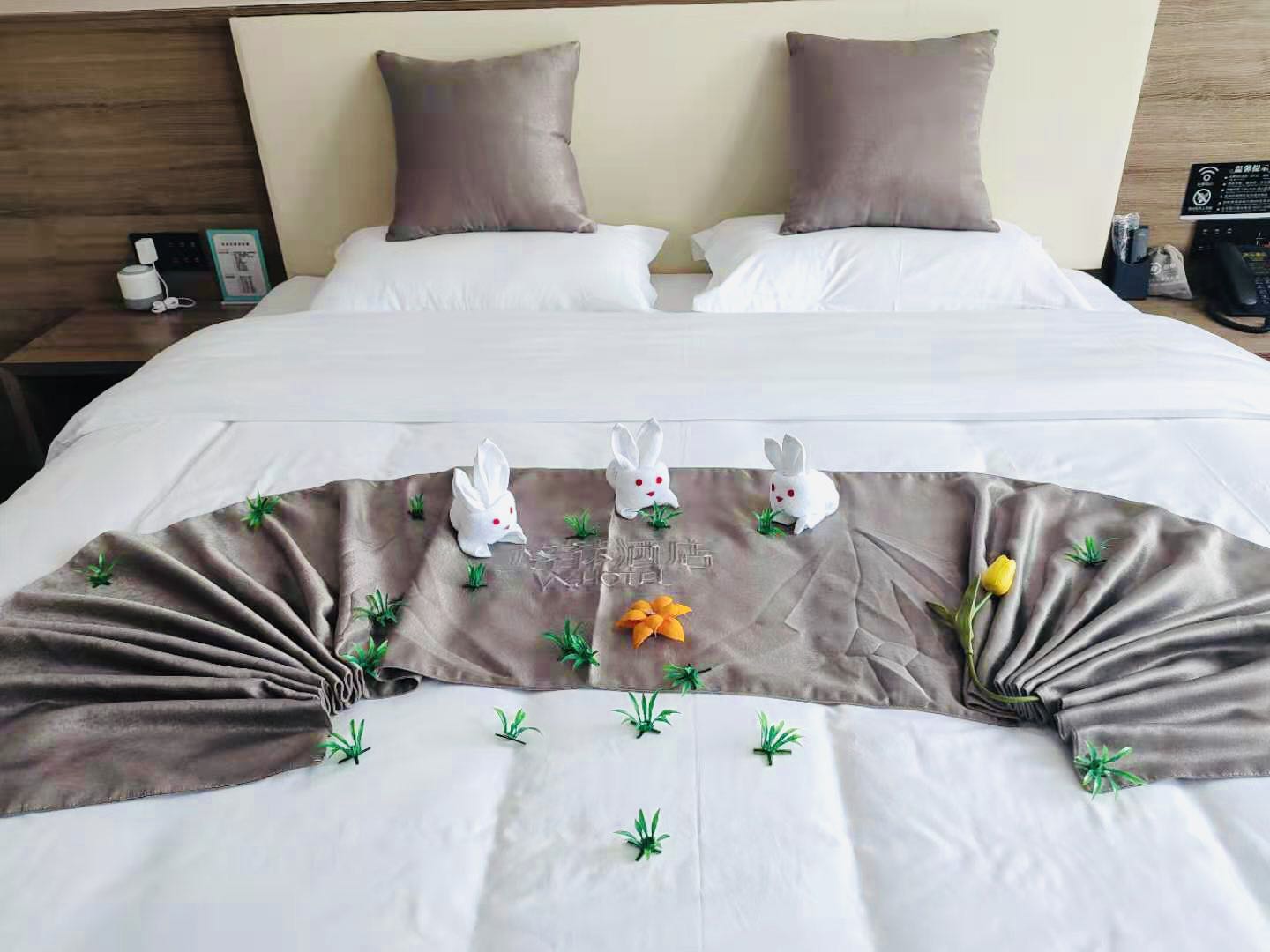 VX Hotel (Yutai Guantong Nongmaocheng)格菲高级大床房