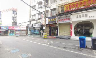 Tiandiyuan Hotel (Nanxunmen Cuisine Pedestrian Street Branch)