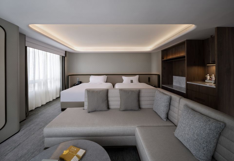 THE TAI HOTELDeluxe 2-bed Room