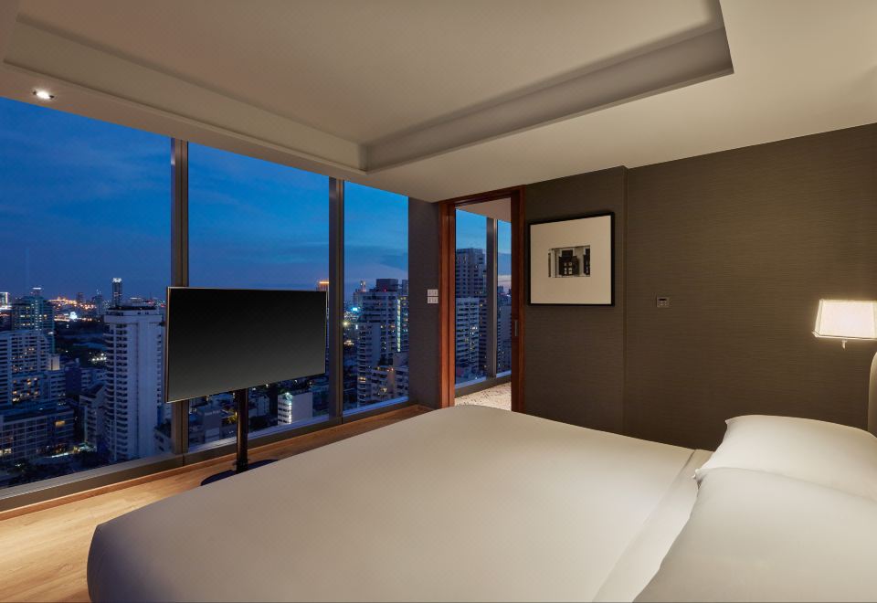 Hyatt Regency Bangkok SukhumvitRegency Executive Suite With 1 King Bed