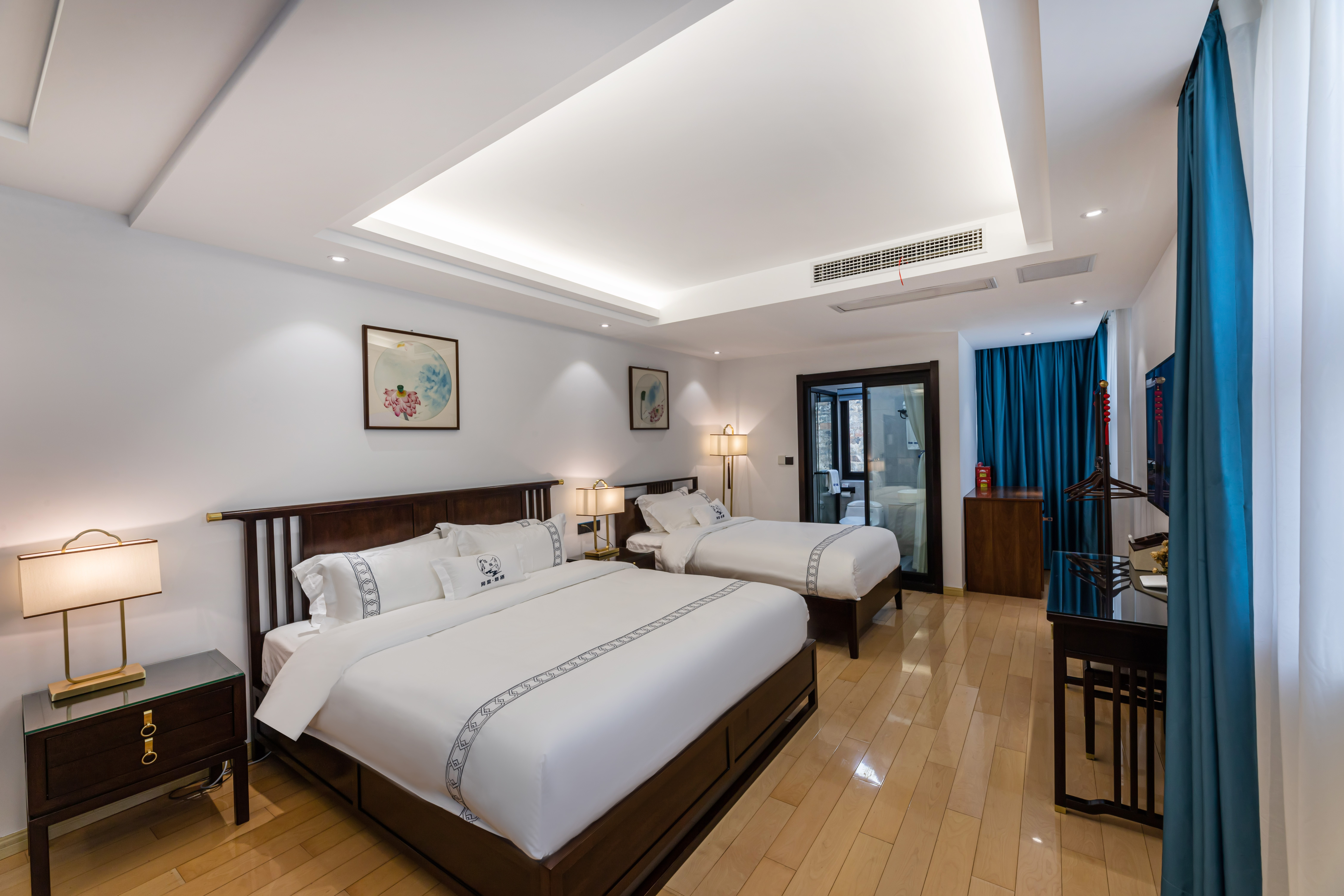 悠悦豪华全景露台双床家庭房