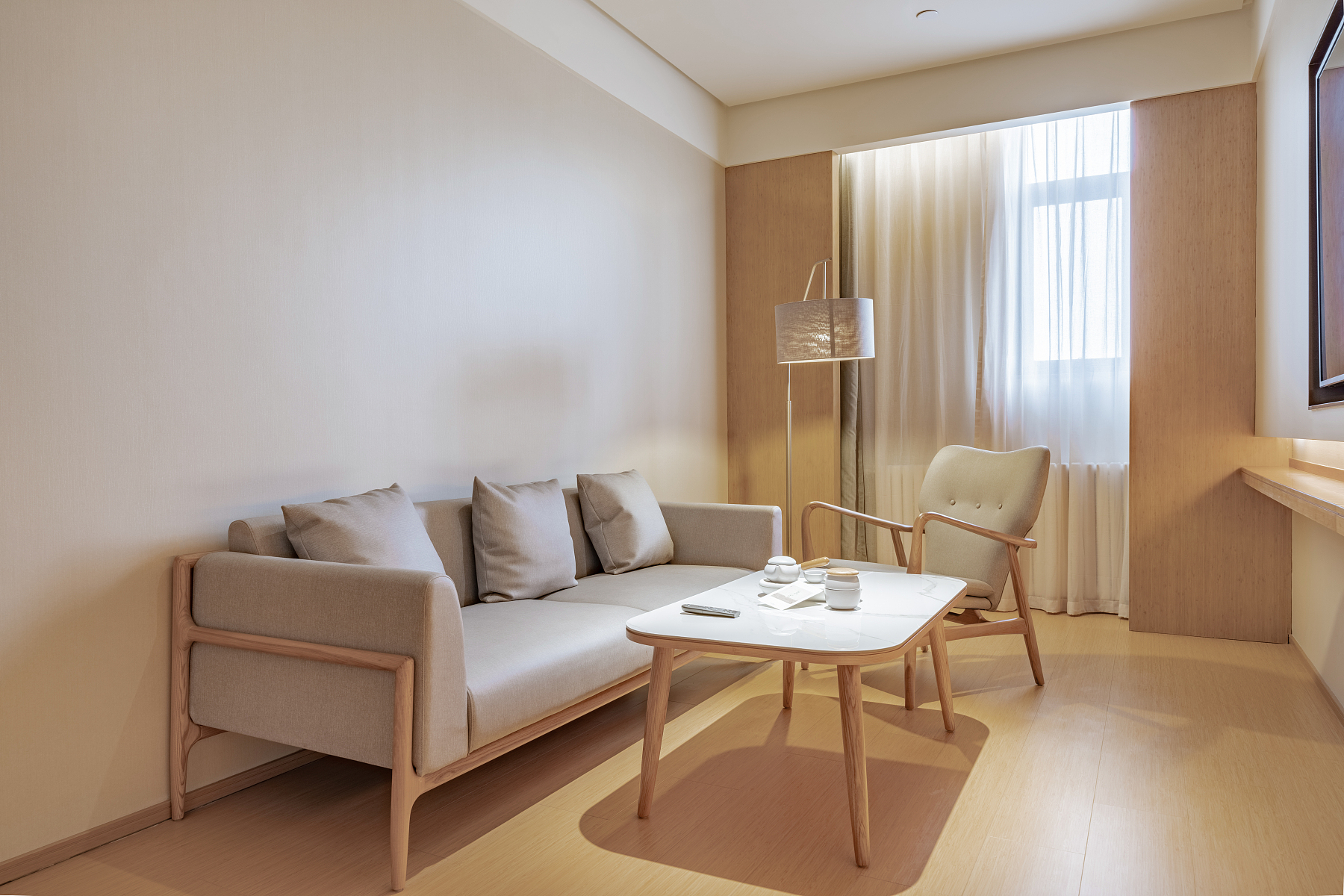 双床套房（客厅+卧室+深睡床垫+深睡枕+手机智能投屏）