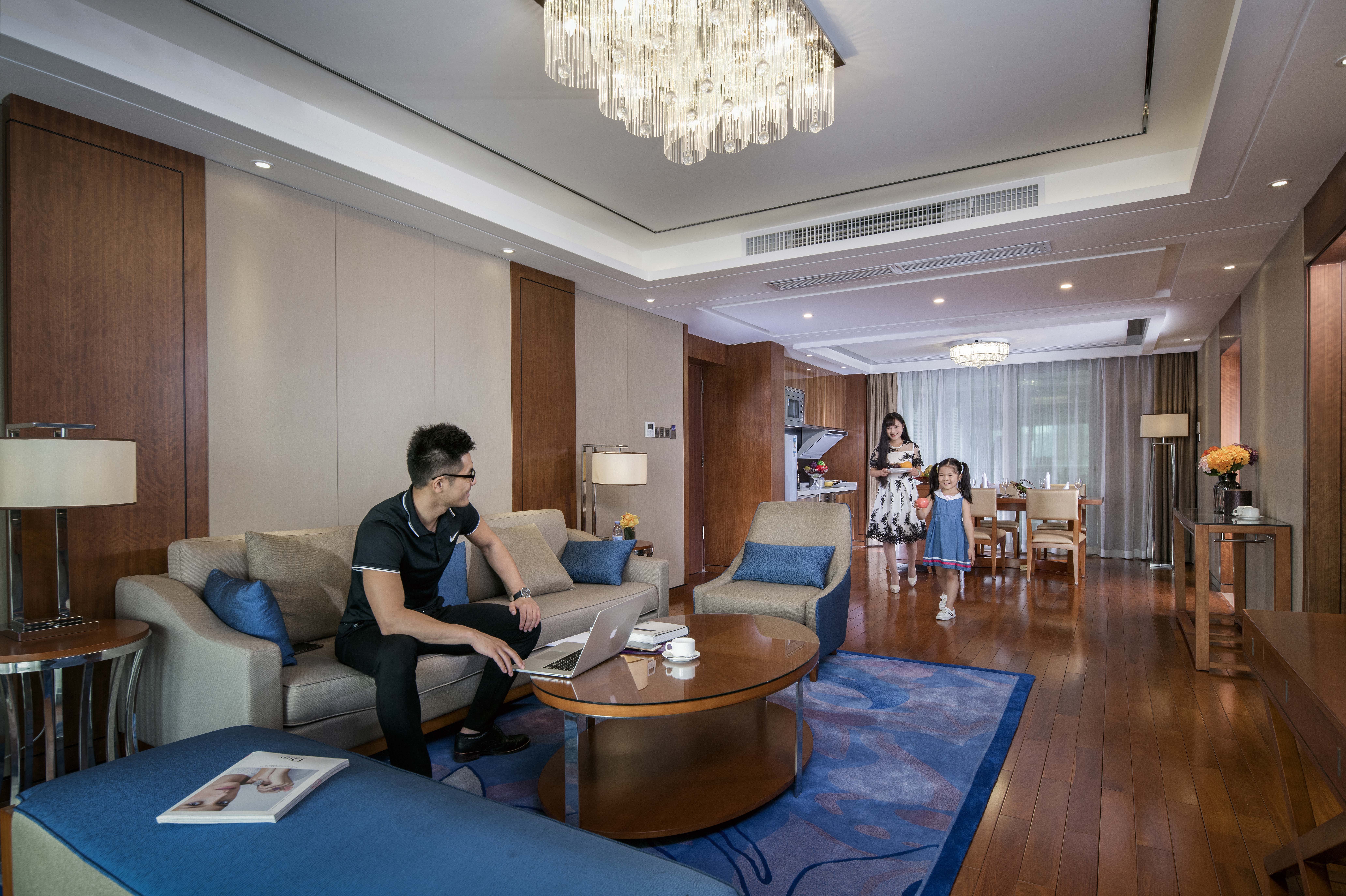 Sentosa Hotel shenzhen(Taoyuan Branch Store)Two Bedrooms Family Suite