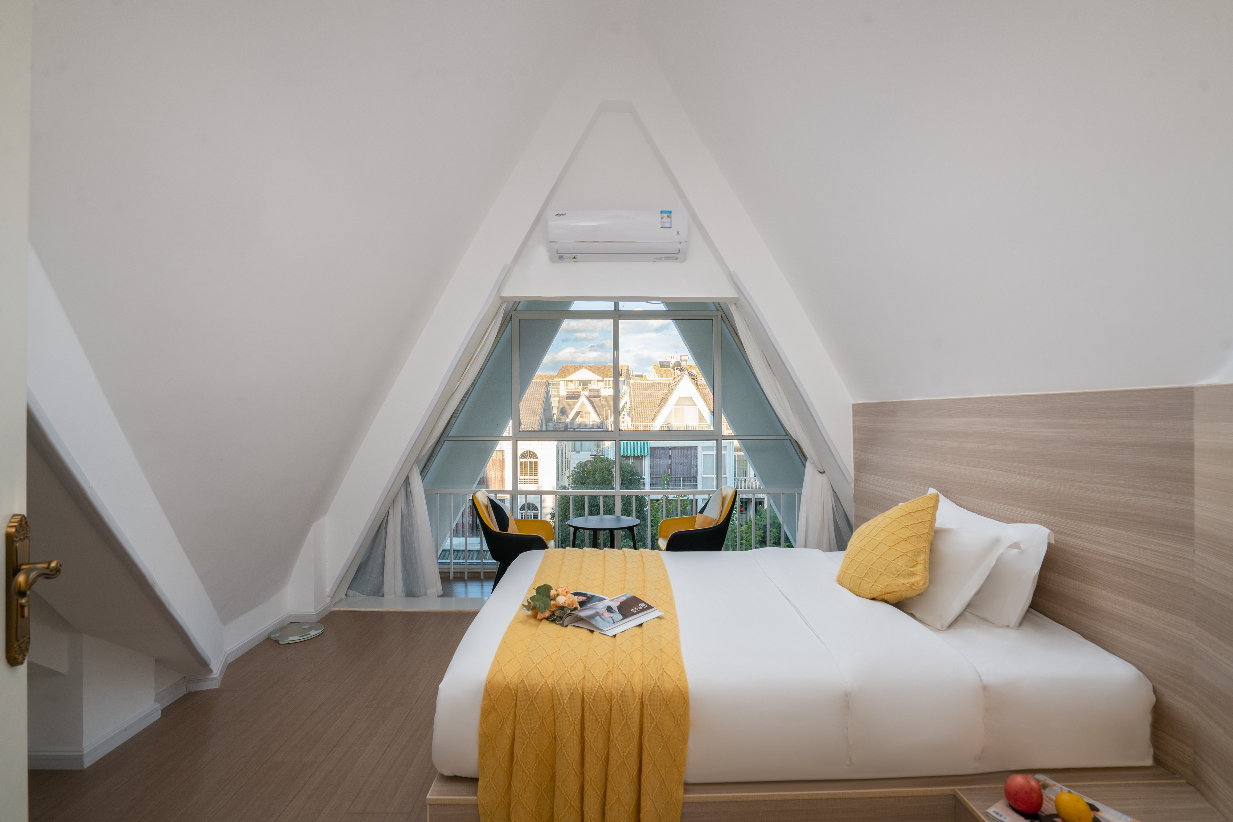 幻境·豪华家庭套房（滇池观景天台+休闲茶室）