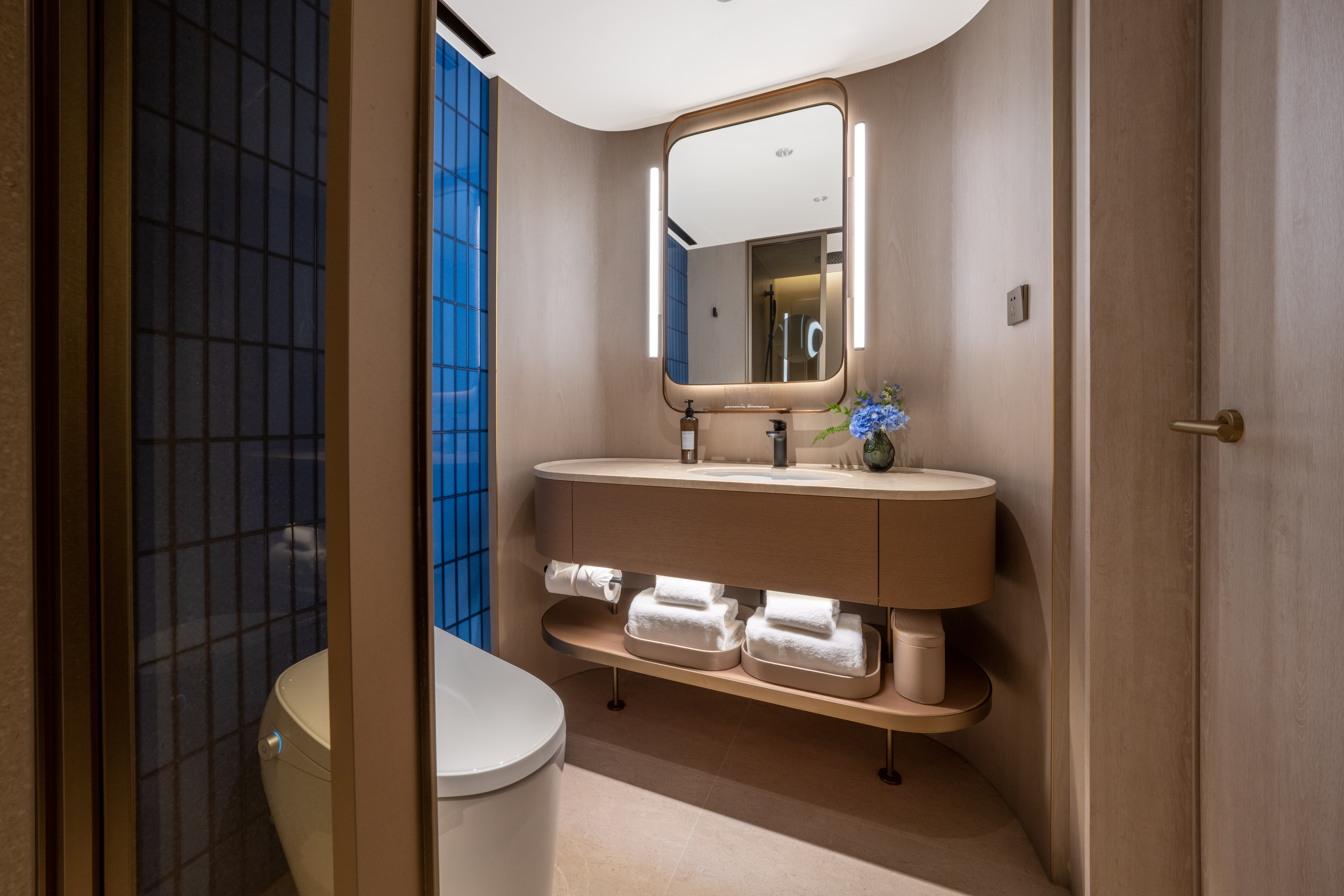 大床房（智能客控+小冰箱+65寸投屏电视+零压床垫）