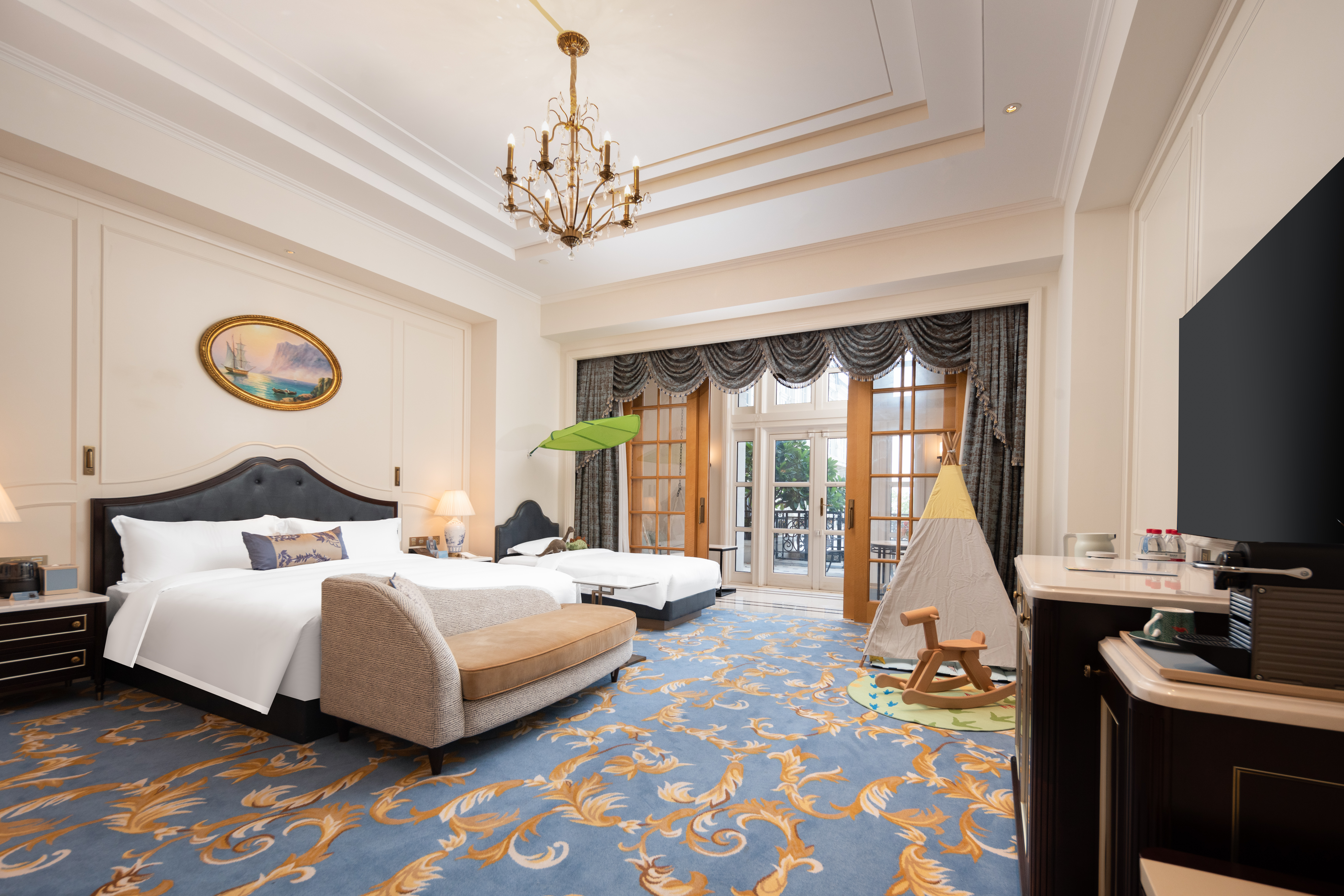 曦海池畔親子房