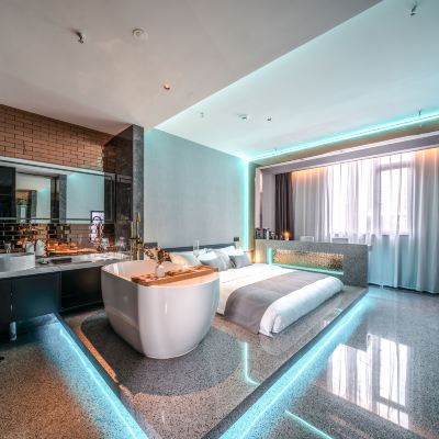 智能悅享浴缸大床房【橢圓浴缸+榻榻米+全景窗】 INNXY·楹汐飯店（龍崗雙龍地鐵站店）優惠