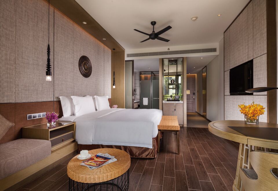 尊贵豪华大床房