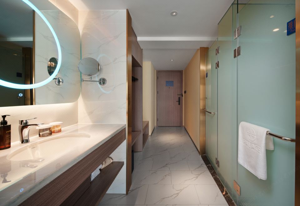 观景双床房（65寸可投屏+小冰箱＋加热毛巾杆）