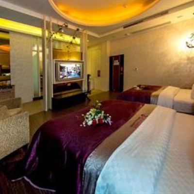 豪華家庭房-(有車位無獨立車庫)(不允許攜帶寵物) 臺中金沙汽車旅館優惠